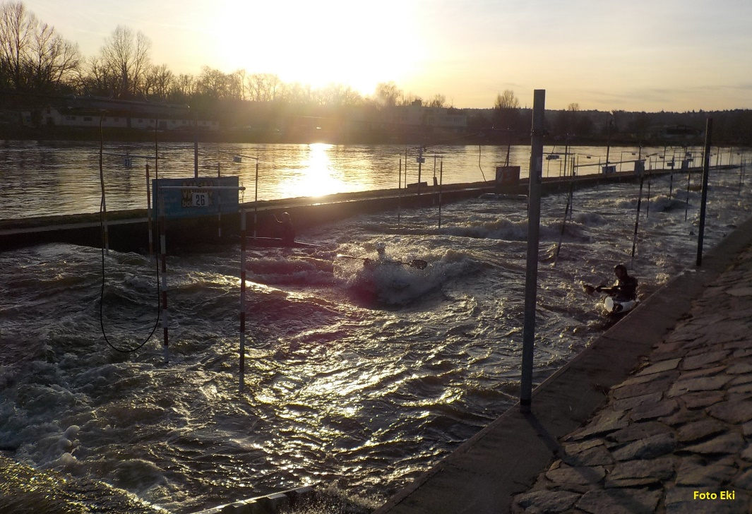 rkm. 45,6 Slalomový kanál Trója