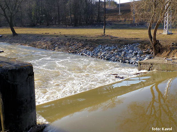 rkm. 35,6 jez u pily, stav 119 cm (10,5 m3) v Náměšti 