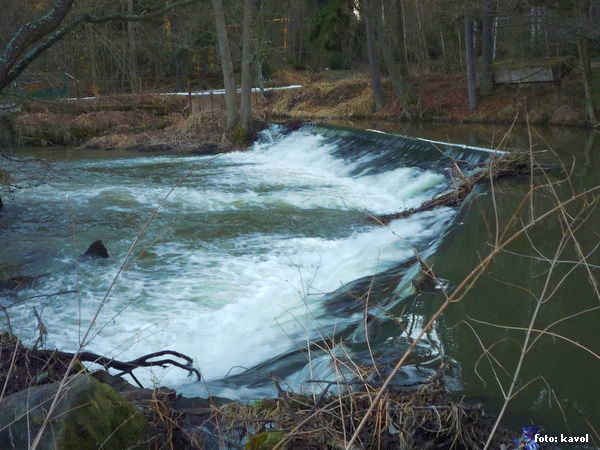 rkm. 75,6 jez nad mostem ke Krásněvsi