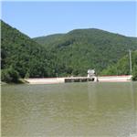  Hráz vyrovnávací nádrže Ružínské přehrady