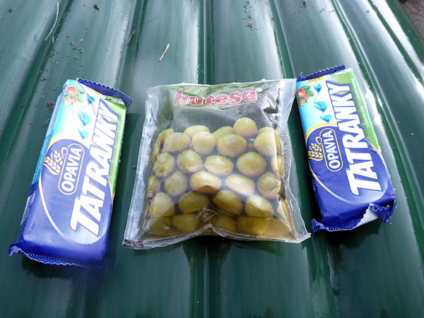 Volivy a tatranky s peckama vobčerství každýho zvrhlýho vodáka. Volivy a tatranky s peckama vobčerství každýho zvrhlýho vodáka.