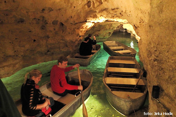 Podzemní jezero Podzemní jezero
