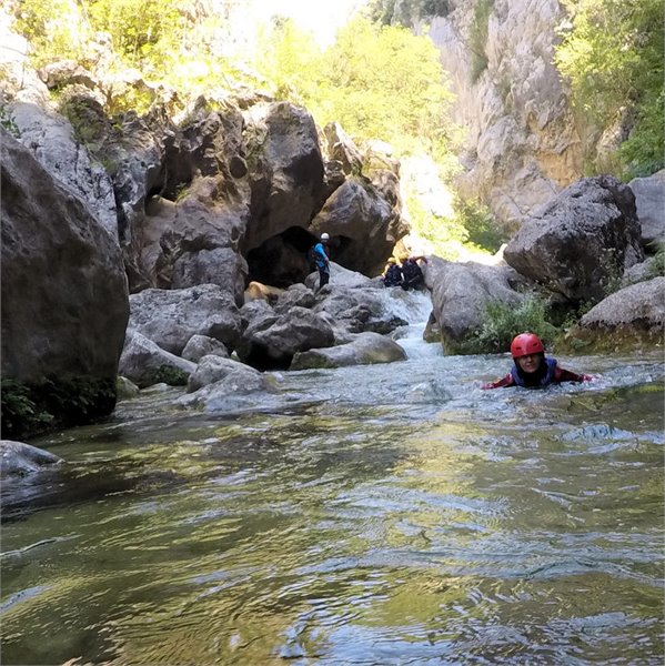 Canyoning na Cetině